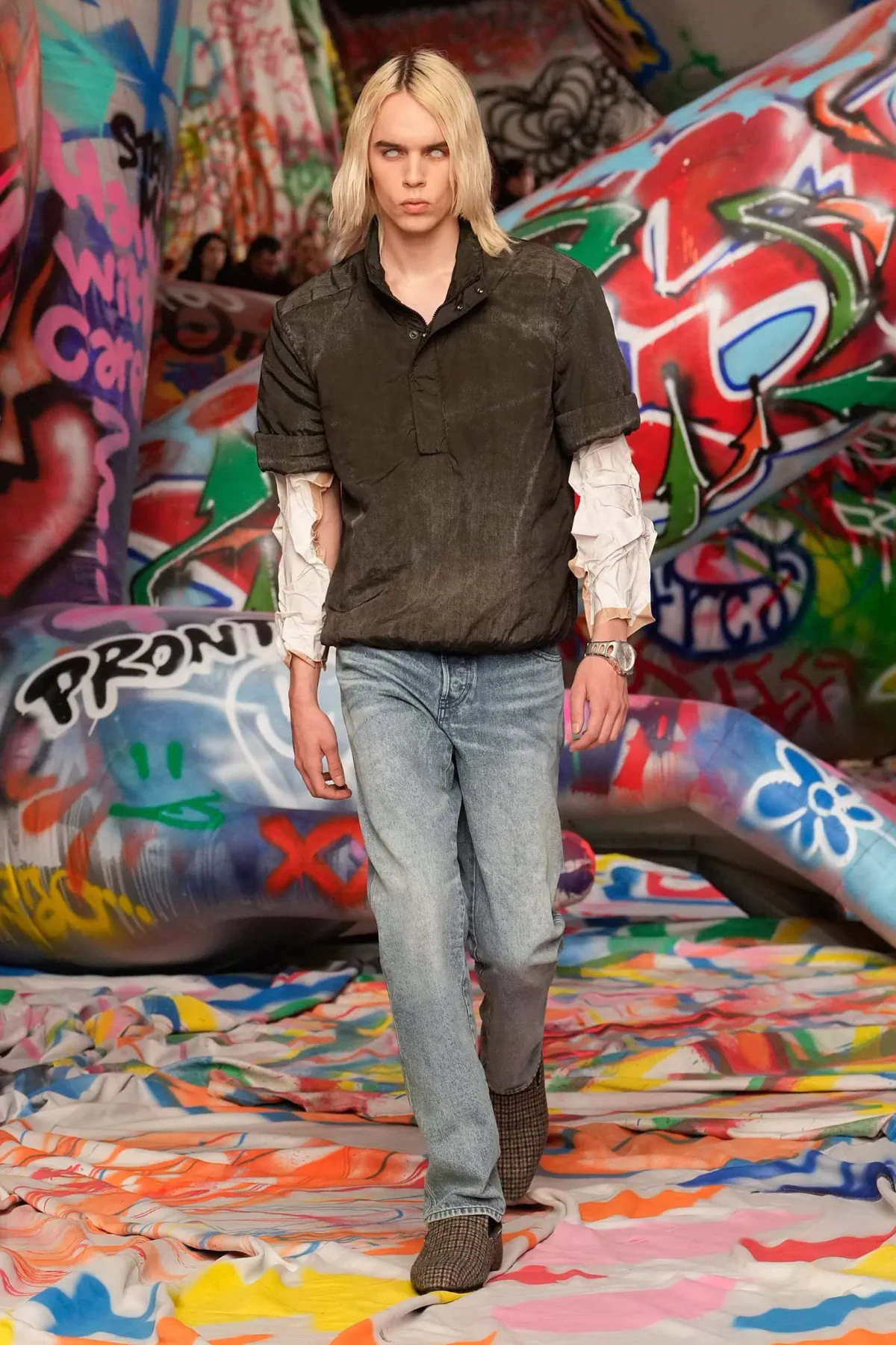 La collection Automne 2025 de Glenn Martens pour Diesel réinvente avec audace la mode masculine avant-gardiste
