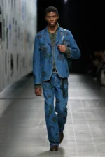 Etro Fall Winter 2025 Milan Fashion Week 1 La collection Homme Automne 2025 d'Etro met en avant des motifs audacieux dans une modernité épurée
