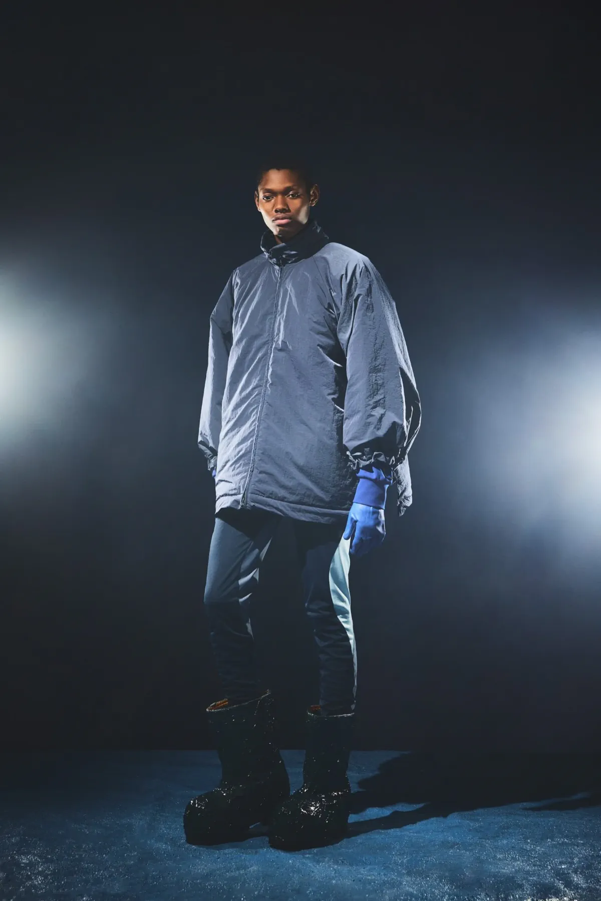 La collection automne 2025 de HIDESIGN prépare l'humanité à un avenir climatique incertain