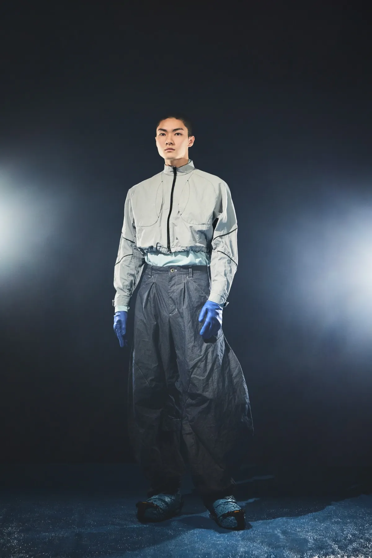 La collection automne 2025 de HIDESIGN prépare l'humanité à un avenir climatique incertain