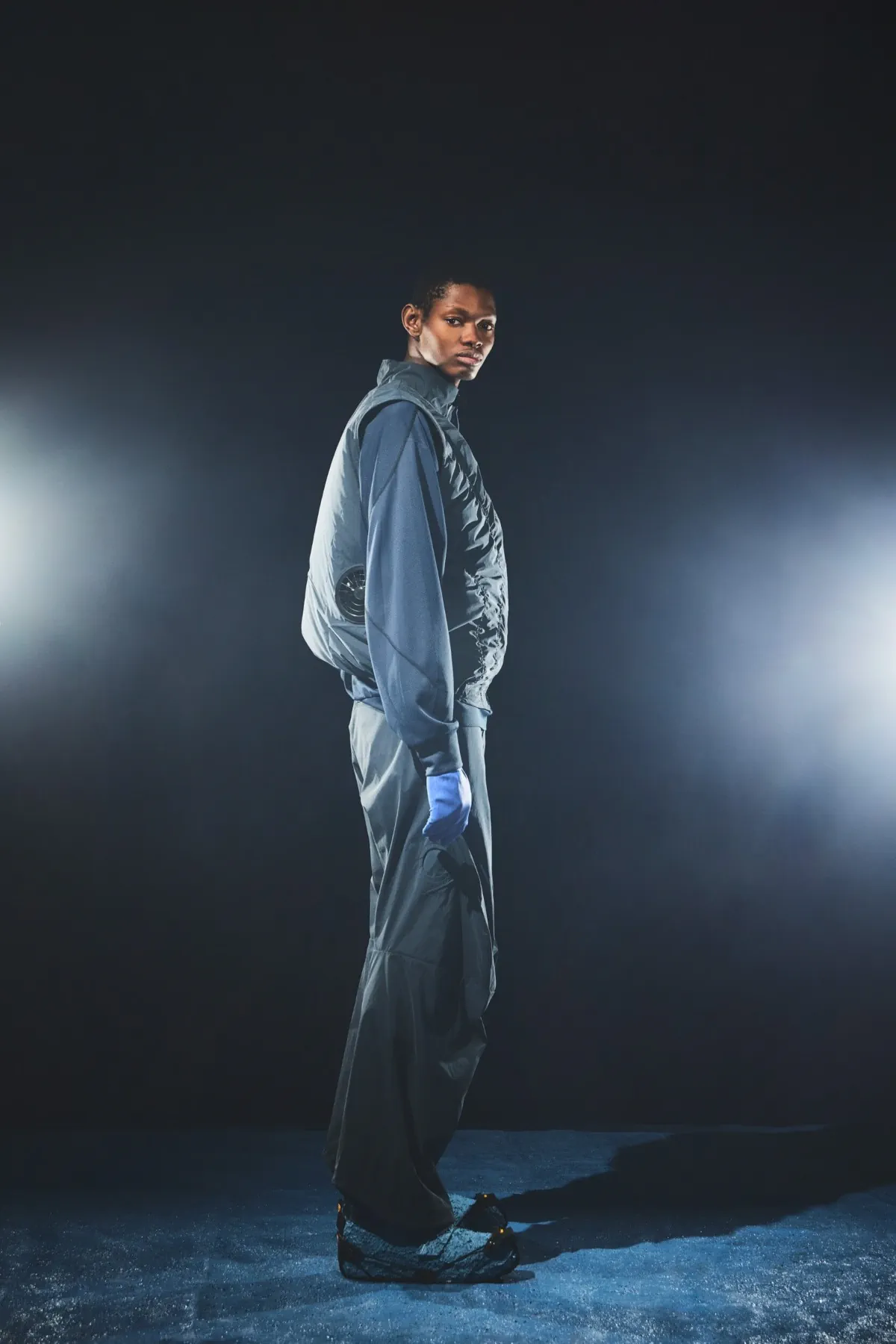 La collection automne 2025 de HIDESIGN prépare l'humanité à un avenir climatique incertain