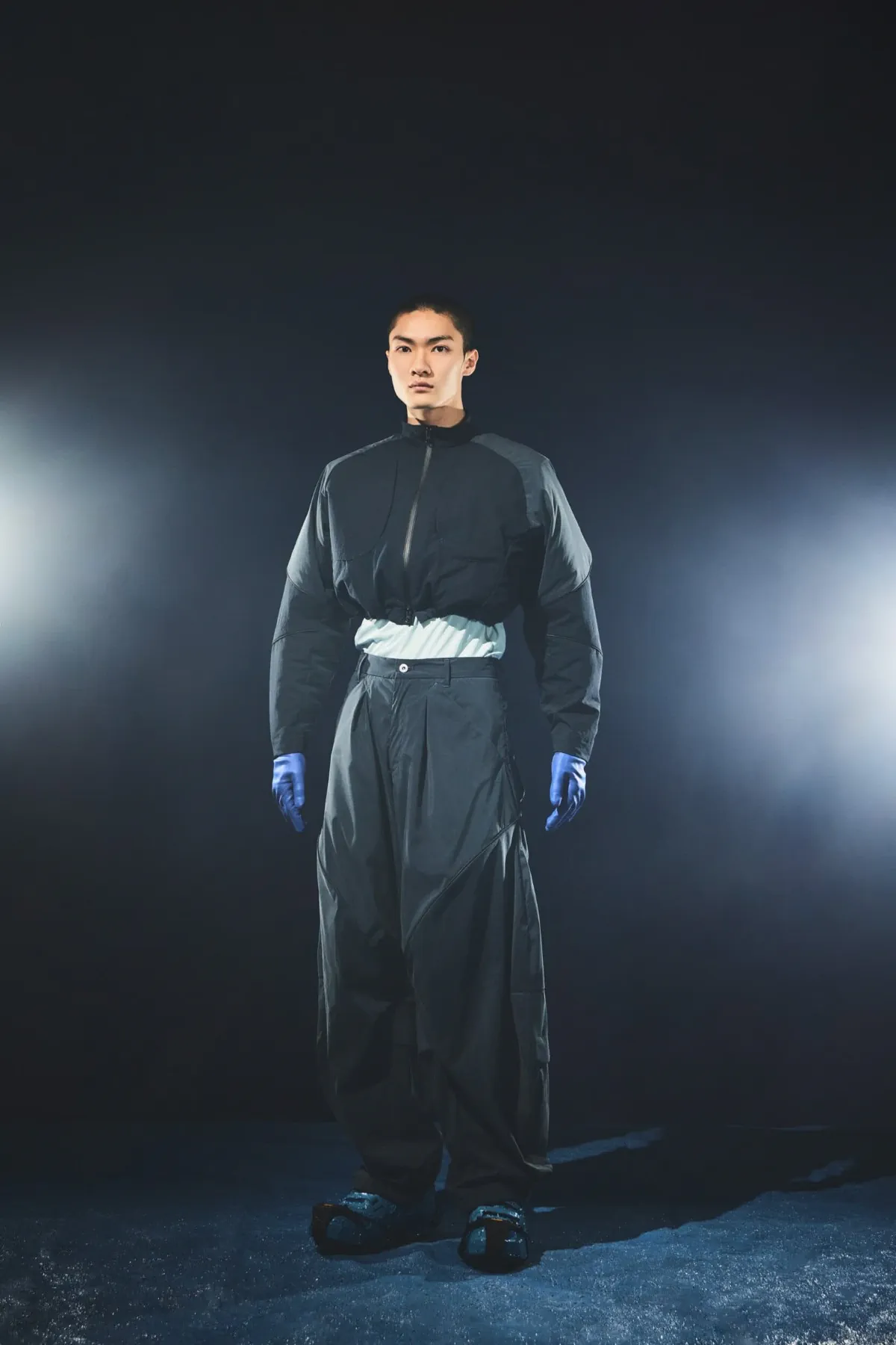 La collection automne 2025 de HIDESIGN prépare l'humanité à un avenir climatique incertain