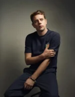 Jonathan Anderson quitte LOEWE après onze années à la direction artistique