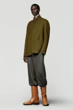 Loro Piana Fall Winter 2025 1 L'automne 2025 de Loro Piana redéfinit l'élégance équestre grâce à un savoir-faire unique