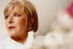 Marianne Faithfull The Burning Moonlight Marianne Faithfull brille de mille feux dans sa dernière sortie, « Burning Moonlight »