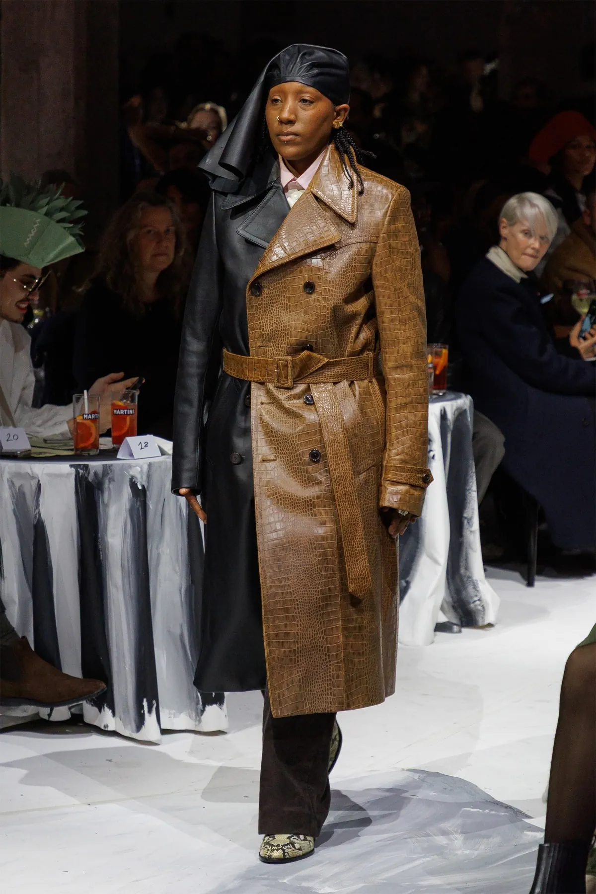 Pour l'automne 2025, Marni apporte art et rébellion dans un cabaret de couleurs