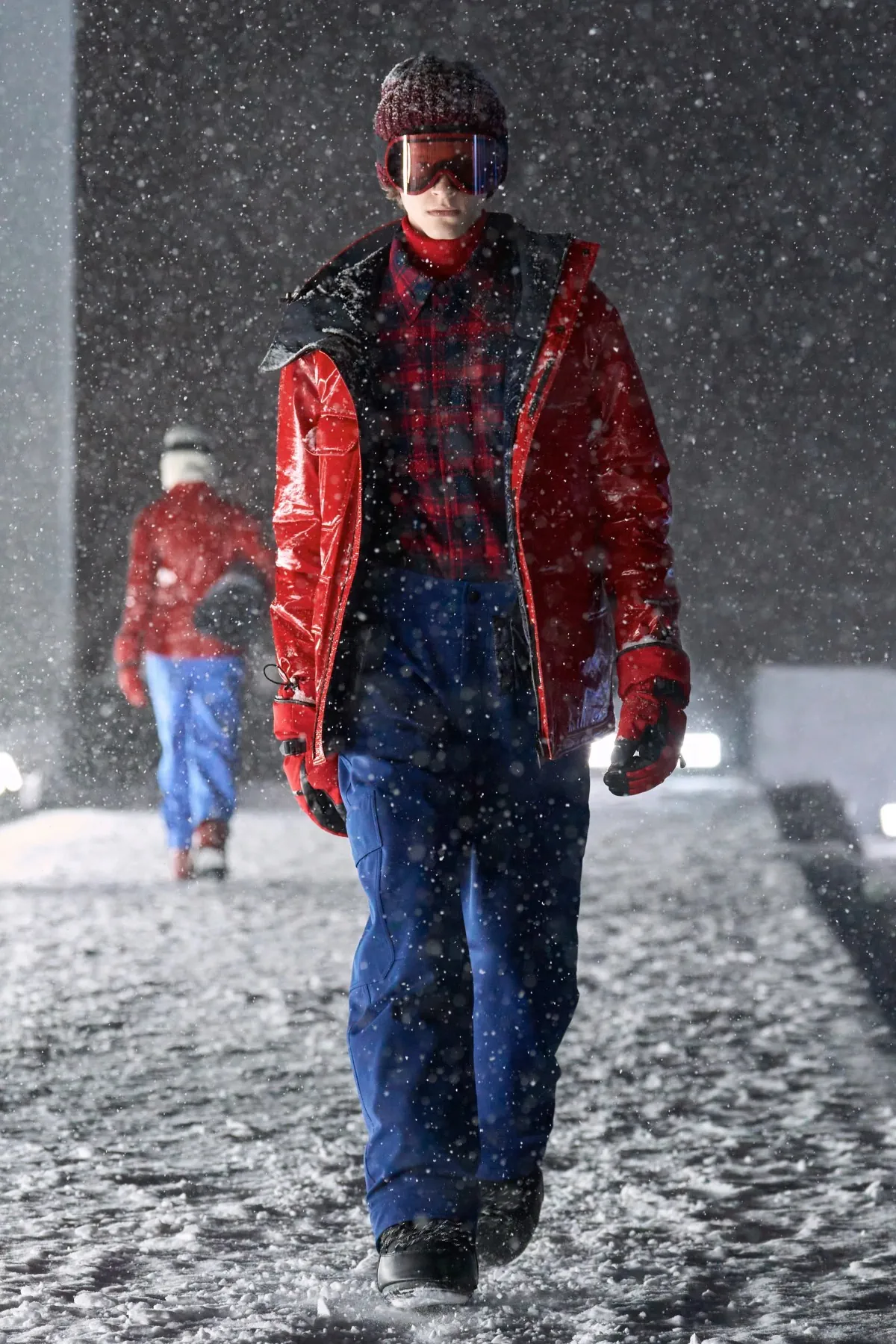 Pour l'automne 2025, Moncler Grenoble réinvente l’élégance technique en haute montagne