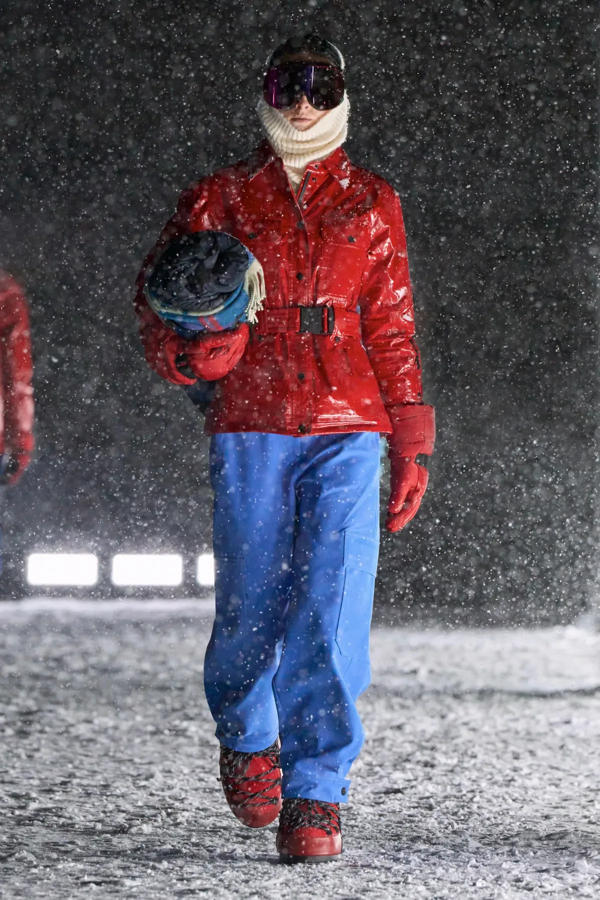 Pour l'automne 2025, Moncler Grenoble réinvente l’élégance technique en haute montagne