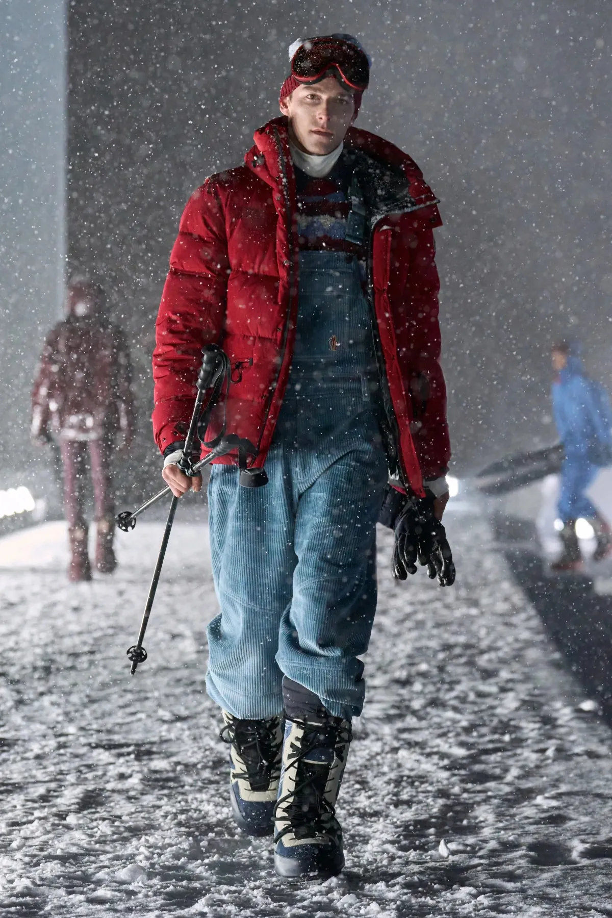 Pour l'automne 2025, Moncler Grenoble réinvente l’élégance technique en haute montagne