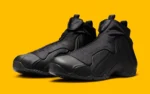 La Nike Air Flightposite One « Triple Black » revient avec un look élégant entièrement noir