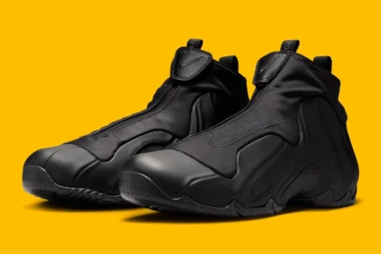 La Nike Air Flightposite One « Triple Black » revient avec un look élégant entièrement noir