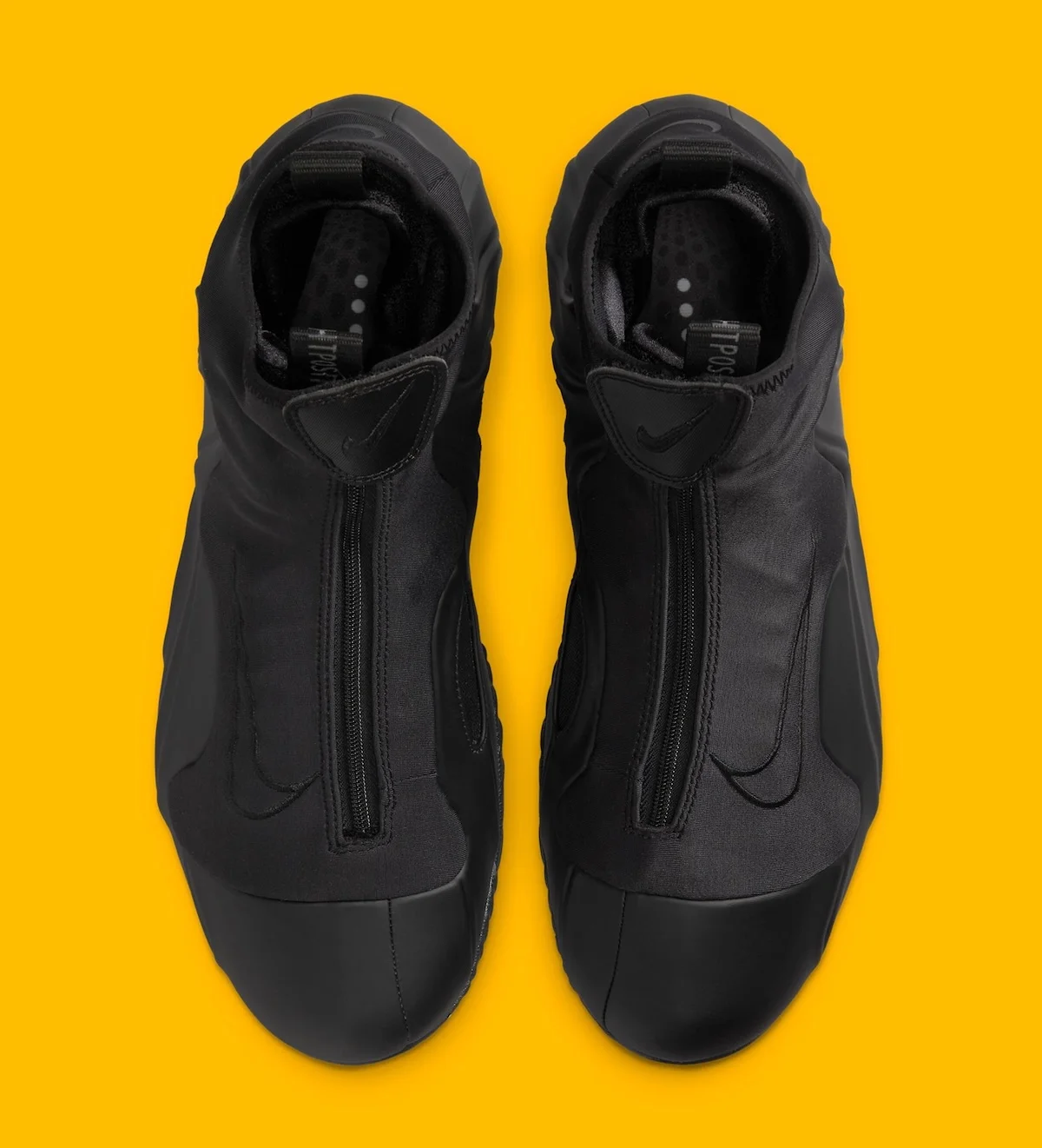 La Nike Air Flightposite One « Triple Black » revient avec un look élégant entièrement noir