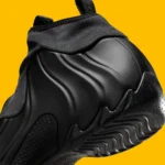 La Nike Air Flightposite One « Triple Black » revient avec un look élégant entièrement noir