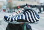 Nike Air Foamposite New York Yankees 0 Un échantillon rare de Nike Air Foamposite « New York Yankees » fait surface pour les collectionneurs