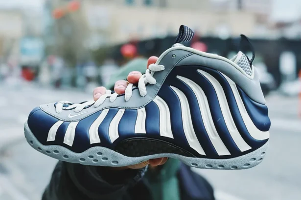 Un échantillon rare de Nike Air Foamposite « New York Yankees » fait surface pour les collectionneurs