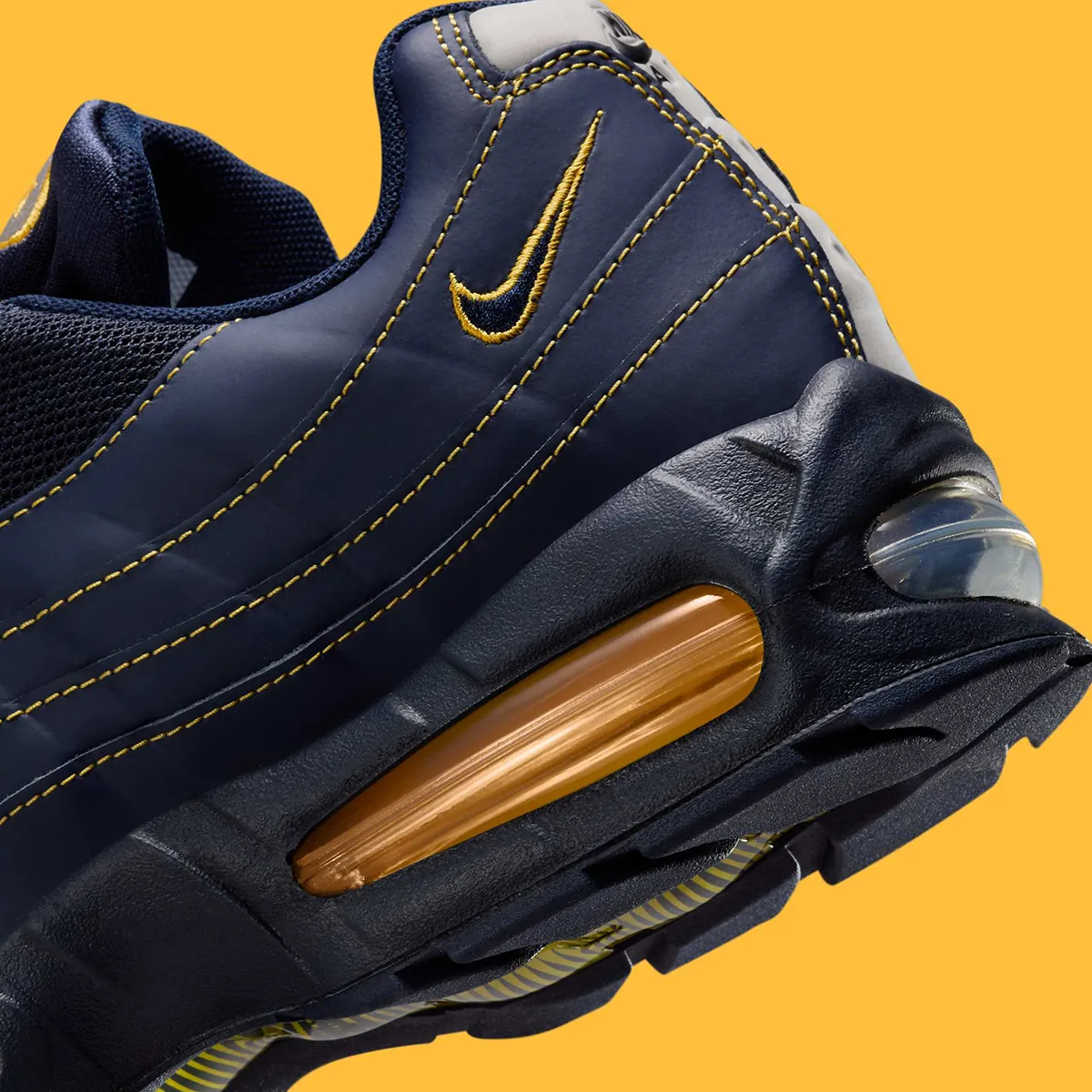 Nike Air Max 95 Michigan 7 La Nike Air Max 95 « Michigan » est la basket estivale à surveiller