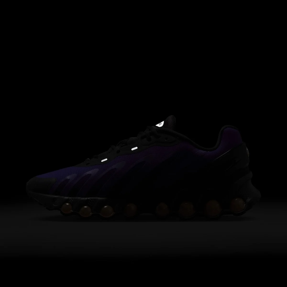 La Nike Air Max Dn8 « Fierce Purple » apporte une touche de nostalgie à la technologie d'amorti moderne