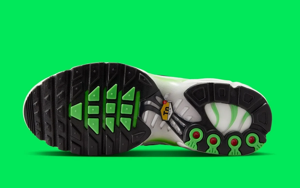 La Nike Air Max Plus « Green Strike » arrive avec un nouveau design dégradé pour l'été