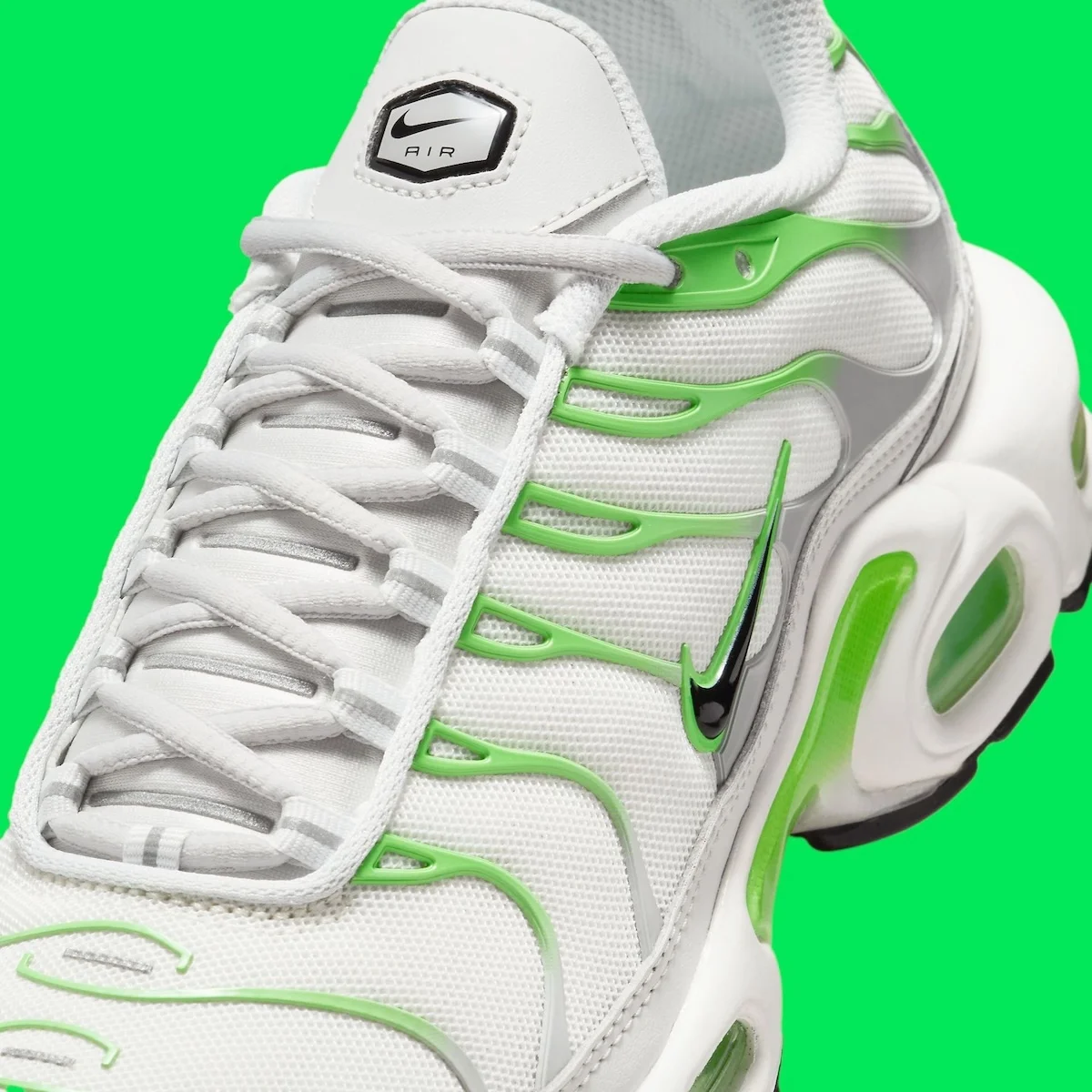 La Nike Air Max Plus « Green Strike » arrive avec un nouveau design dégradé pour l'été