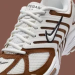 La Nike Air Pegasus 2K5 « Coffee Craze » offre d'élégantes nuances de marron pour l'été