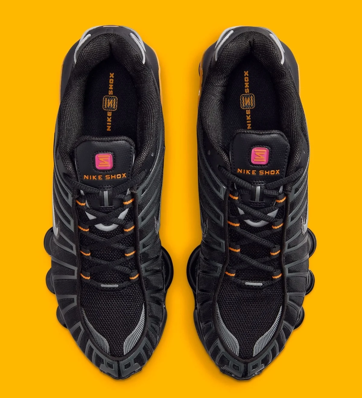 La Nike Shox TL « Black/Varsity Maize » fait son retour cet été avec un look nostalgique accrocheur