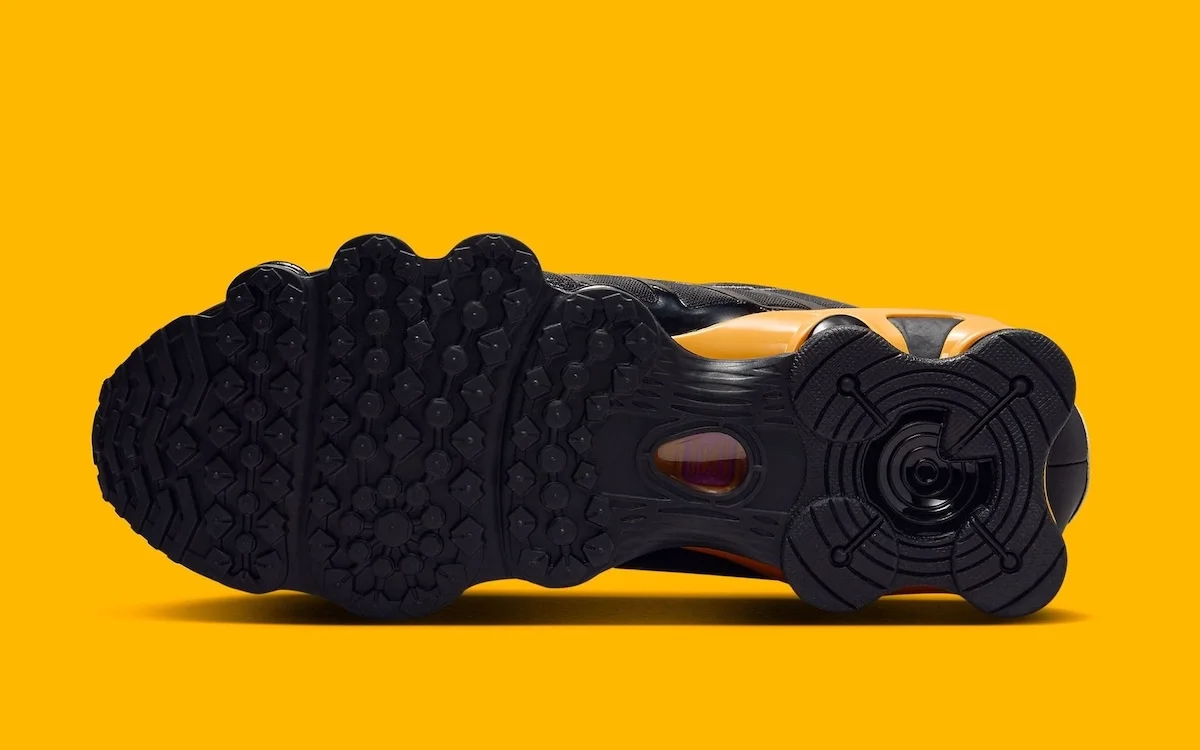 La Nike Shox TL « Black/Varsity Maize » fait son retour cet été avec un look nostalgique accrocheur