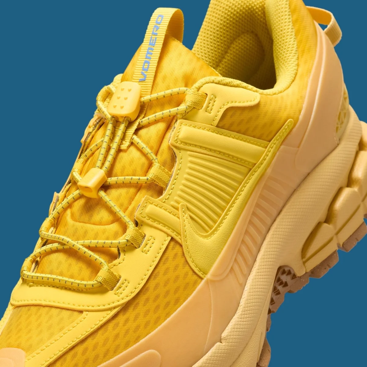 La Nike Zoom Vomero 5 « Lightning » réinvente l'esthétique outdoor avec un coloris ensoleillé