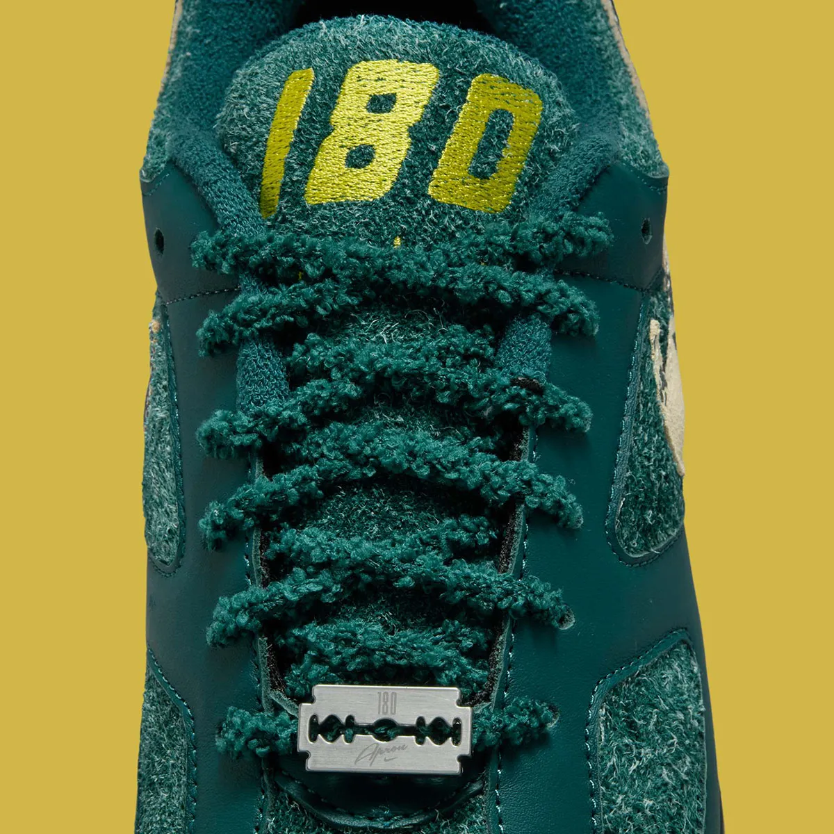 La Nike Air Max 180 d'Apron Records sera disponible en deux coloris