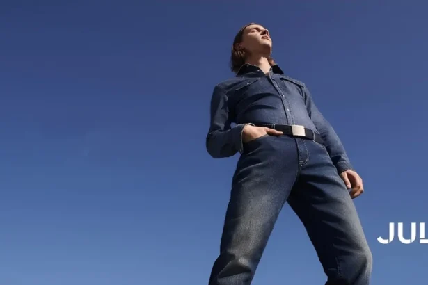 Le total denim réinvente la silhouette masculine