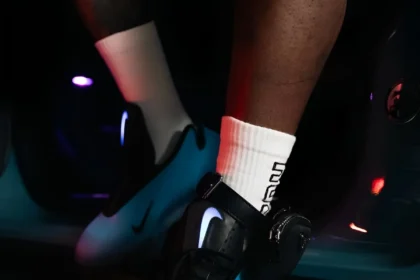 Wale dévoile la Nike GT Future « Reflective Teal » avant sa sortie en 2025