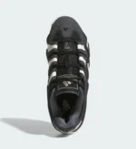 L'adidas Crazy 8 Low « Black/White » revient le 1ᵉʳ avril