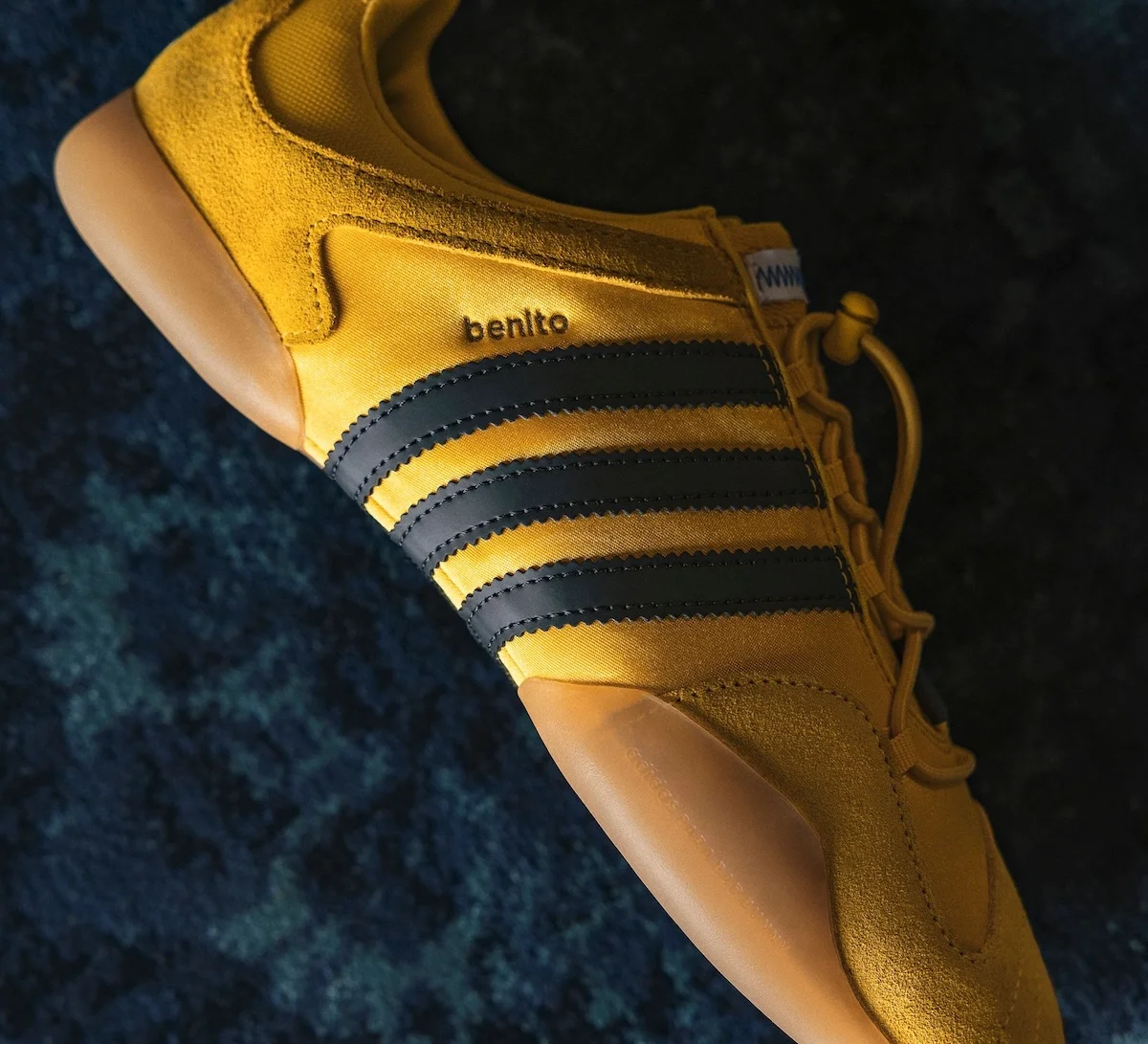 La basket « Ballerina » de Bad Bunny pour adidas Originals célèbre l'héritage portoricain