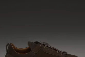 La sneaker Davies de dunhill fait ses débuts dans des couleurs riches pour le printemps 2025