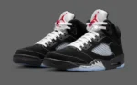 Air Jordan 5 Retro Black Metallic Reimagined Restock 0 Nike réédite la Air Jordan 5 Retro Black Metallic Reimagined lors de l'événement « Three Days of Heat »