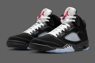 Nike réédite la Air Jordan 5 Retro Black Metallic Reimagined lors de l'événement « Three Days of Heat »
