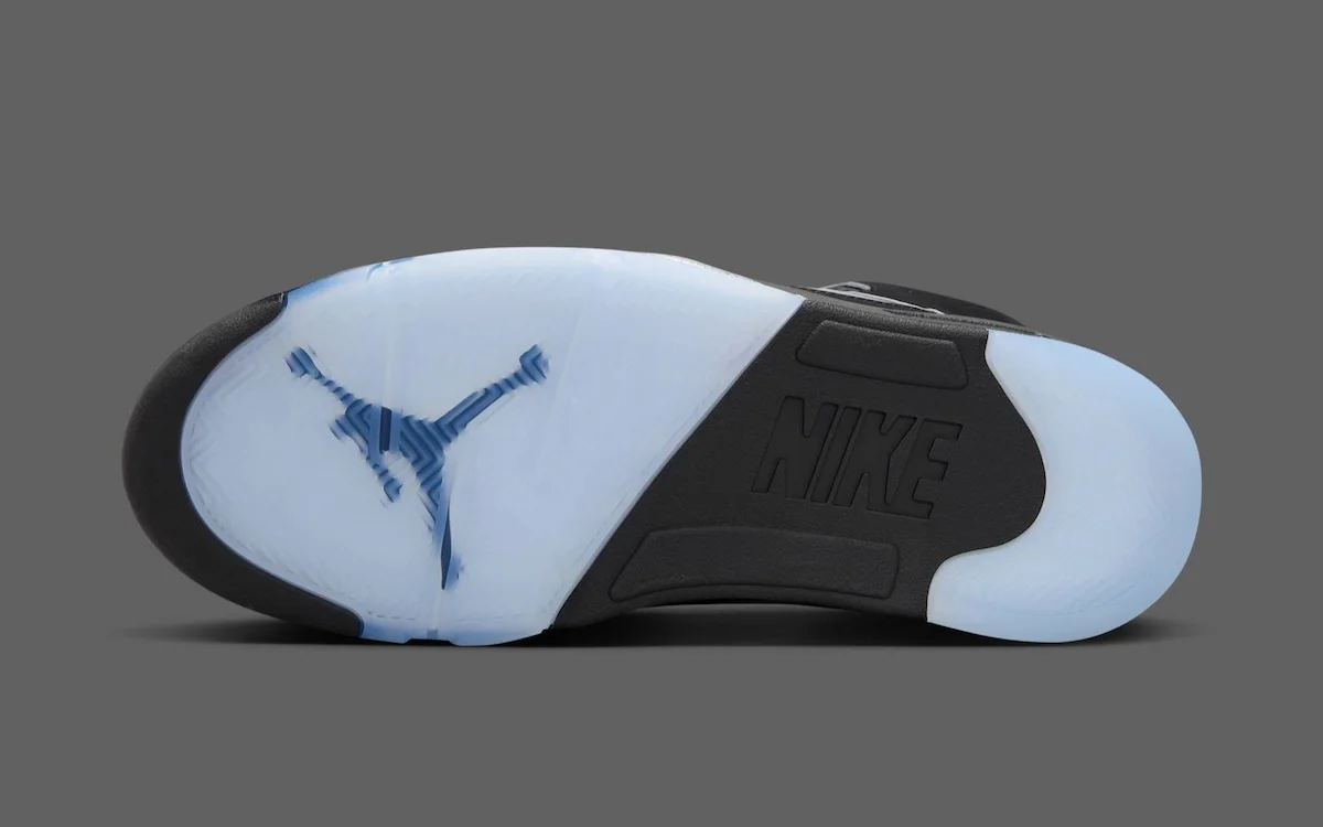 Air Jordan 5 Retro Black Metallic Reimagined Restock 5 Nike réédite la Air Jordan 5 Retro Black Metallic Reimagined lors de l'événement « Three Days of Heat »