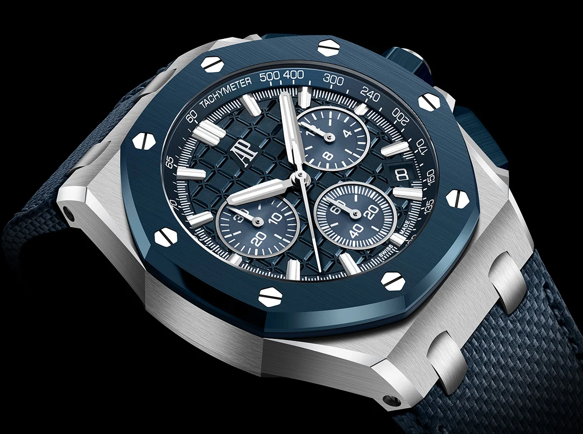Audemars Piguet Bleu Nuit Nuage 50 2 Pour les 150 ans d’Audemars Piguet : la céramique « Bleu Nuit, Nuage 50 » fait sensation et explose les codes des montres de luxe