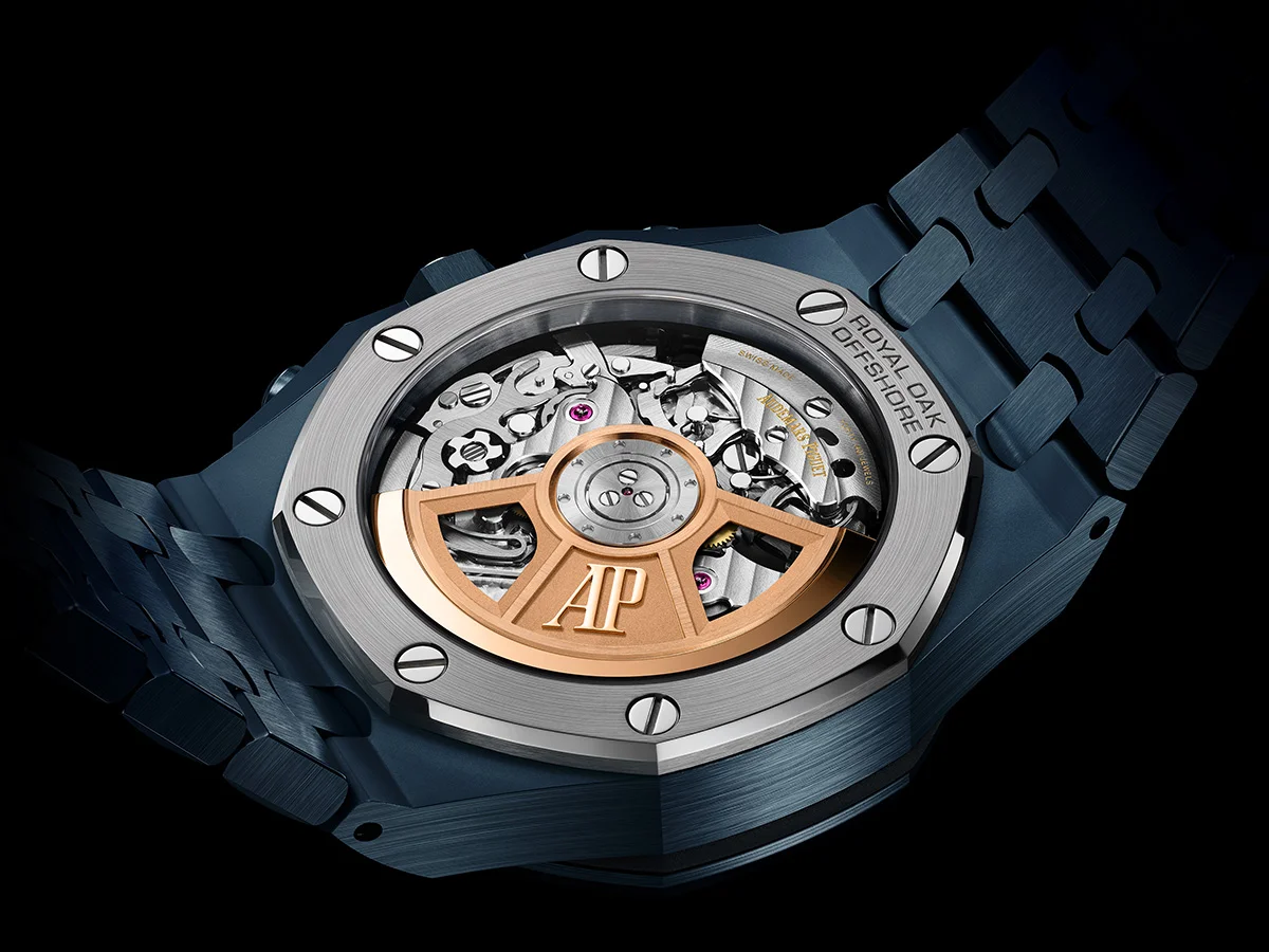 Audemars Piguet Bleu Nuit Nuage 50 4 Pour les 150 ans d’Audemars Piguet : la céramique « Bleu Nuit, Nuage 50 » fait sensation et explose les codes des montres de luxe
