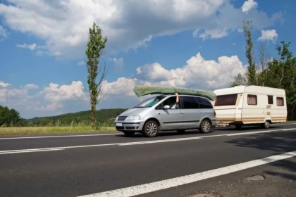 Tracter votre caravane ou remorque cet été, les règles essentielles à connaître