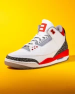 Découvrez les nouvelles images de la très rare basket Air Jordan 3 PE Super Bowl 2022 d'Eminem