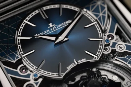 Jaeger-LeCoultre Reverso Hybris Artistica Calibre 179 réinterprétée en or blanc