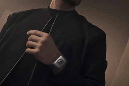 La Jaeger-LeCoultre Reverso Tribute Geographic fait sensation aux Watches and Wonders 2025