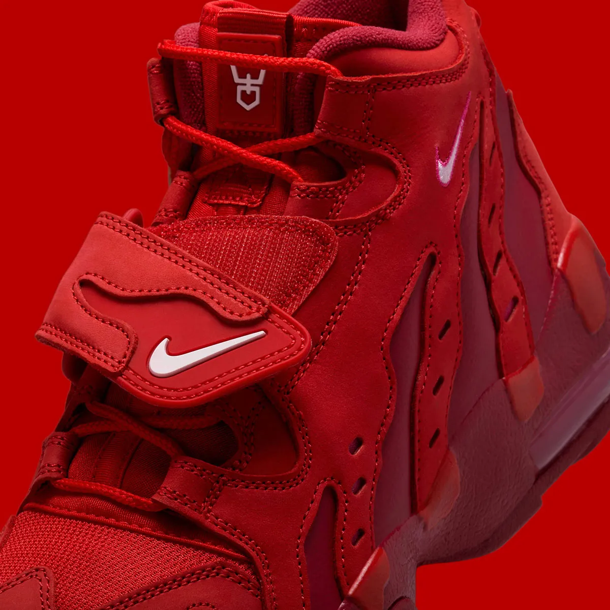 La Nike Air DT Max '96 « Love Letter To Connie » célèbre le lien familial de Deion Sanders