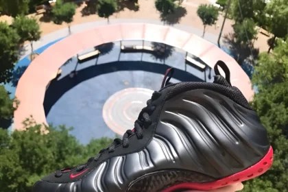 La Nike Air Foamposite One Cough Drop fait son grand retour après quinze ans d'absence