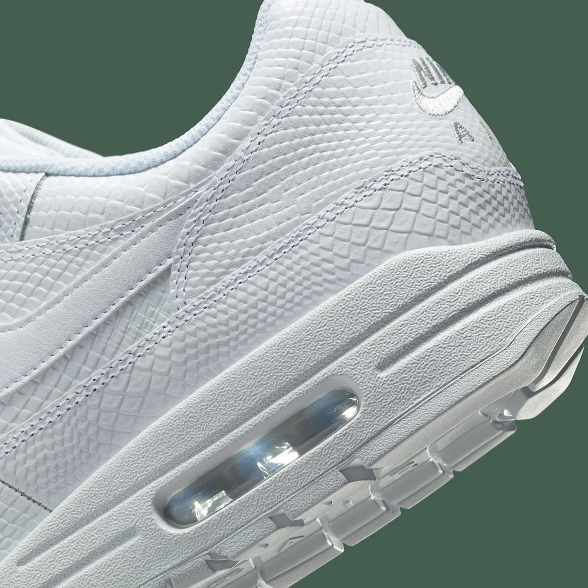 Voici la Air Max 1 « White » à textures reptiliennes : la sneaker blanche la plus stylée de l’année ?