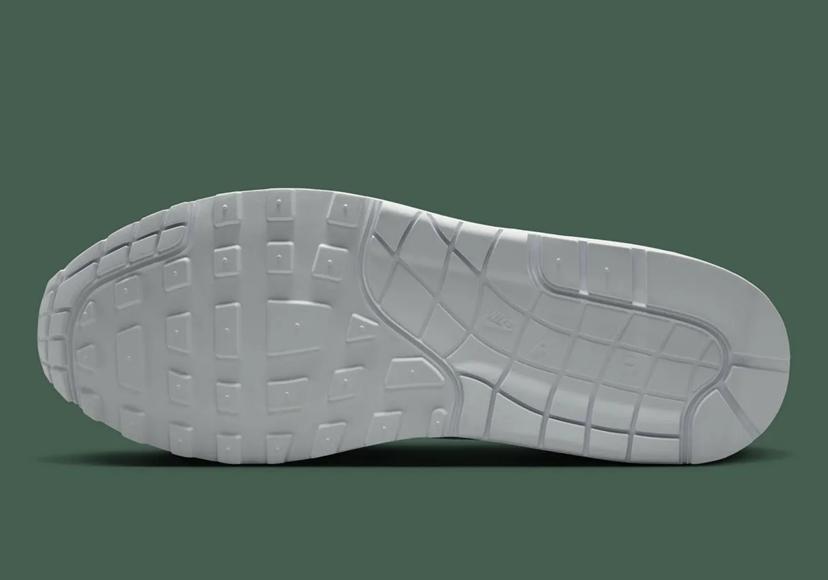 Voici la Air Max 1 « White » à textures reptiliennes : la sneaker blanche la plus stylée de l’année ?