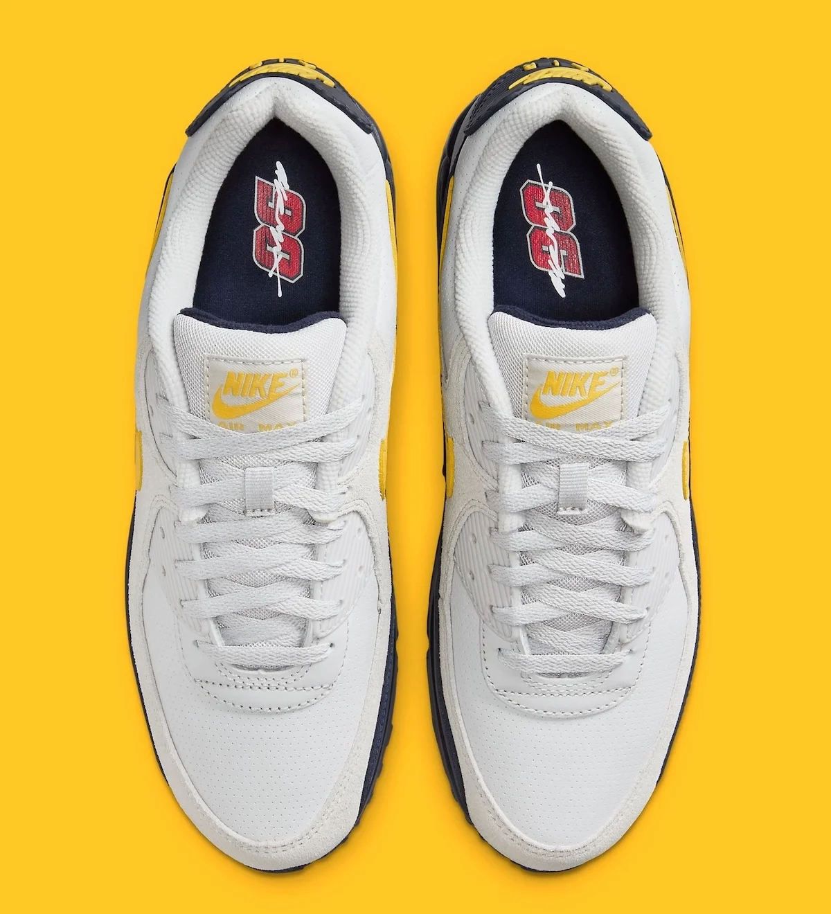 Nike Air Max 90 Tour Yellow 3 30 ans et toujours au top ! La Air Max 90 « Tour Yellow » rend hommage à la course automobile