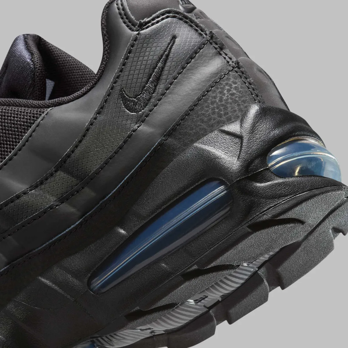 Nike Air Max 95 OG « Triple Black » : retour de la technologie « big bubble » pour le 30e anniversaire