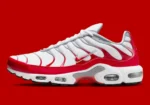 La Nike Air Max Plus « Sport Red » fait son retour pour l'été 2025 avec une nouvelle interprétation pleine de caractère
