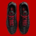 La Nike Air Max Plus « Tuned Air » est de retour avec un logo surdimensionné